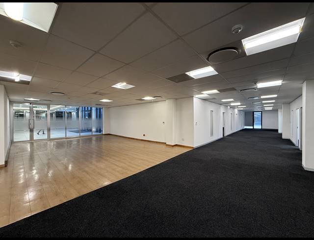 589M² OFFICE TO LET IN PARKTOWN